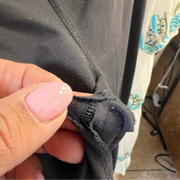 Lululemon Cropped Black Mesh Leggings Size 6 - Picture 9 of 12